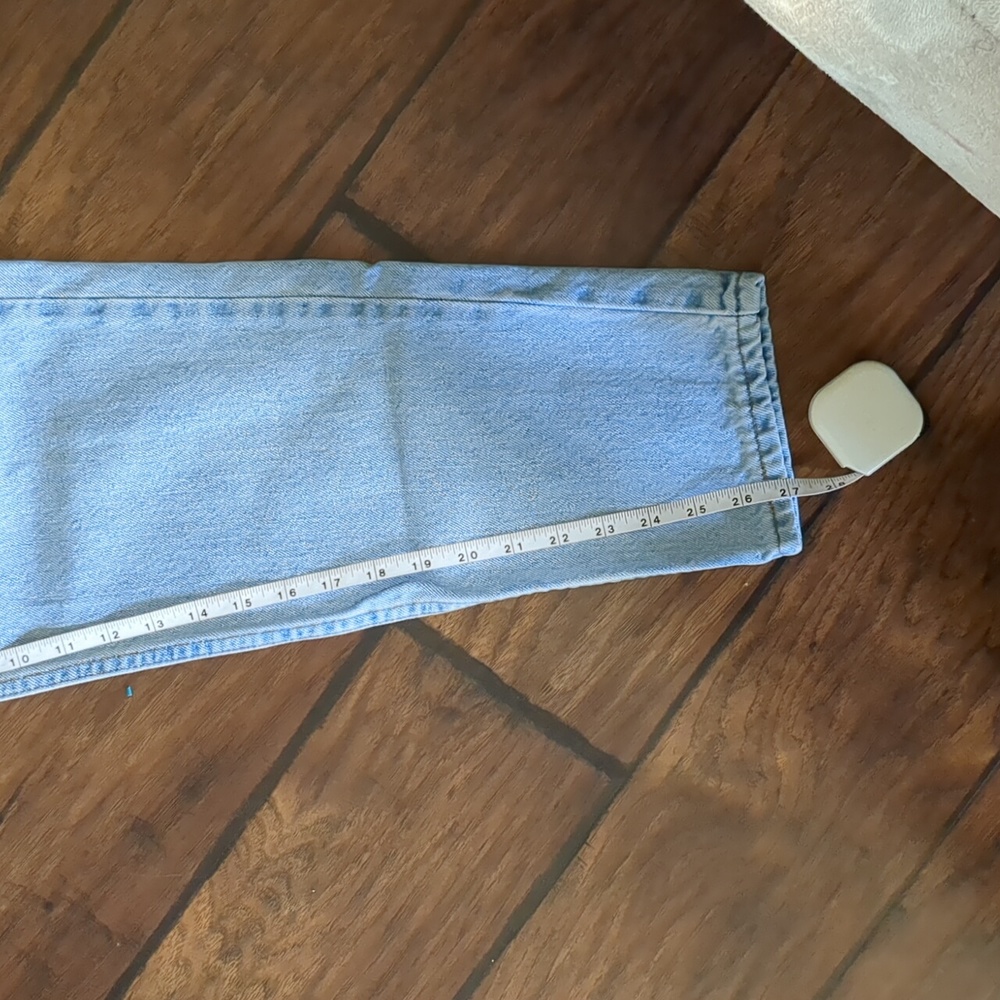 Women Levi's jeans - Picture 4 of 6